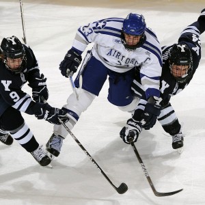 -阿根廷国家队在洛杉矶观看湖人比赛，备战与哥斯达黎加的友谊赛
