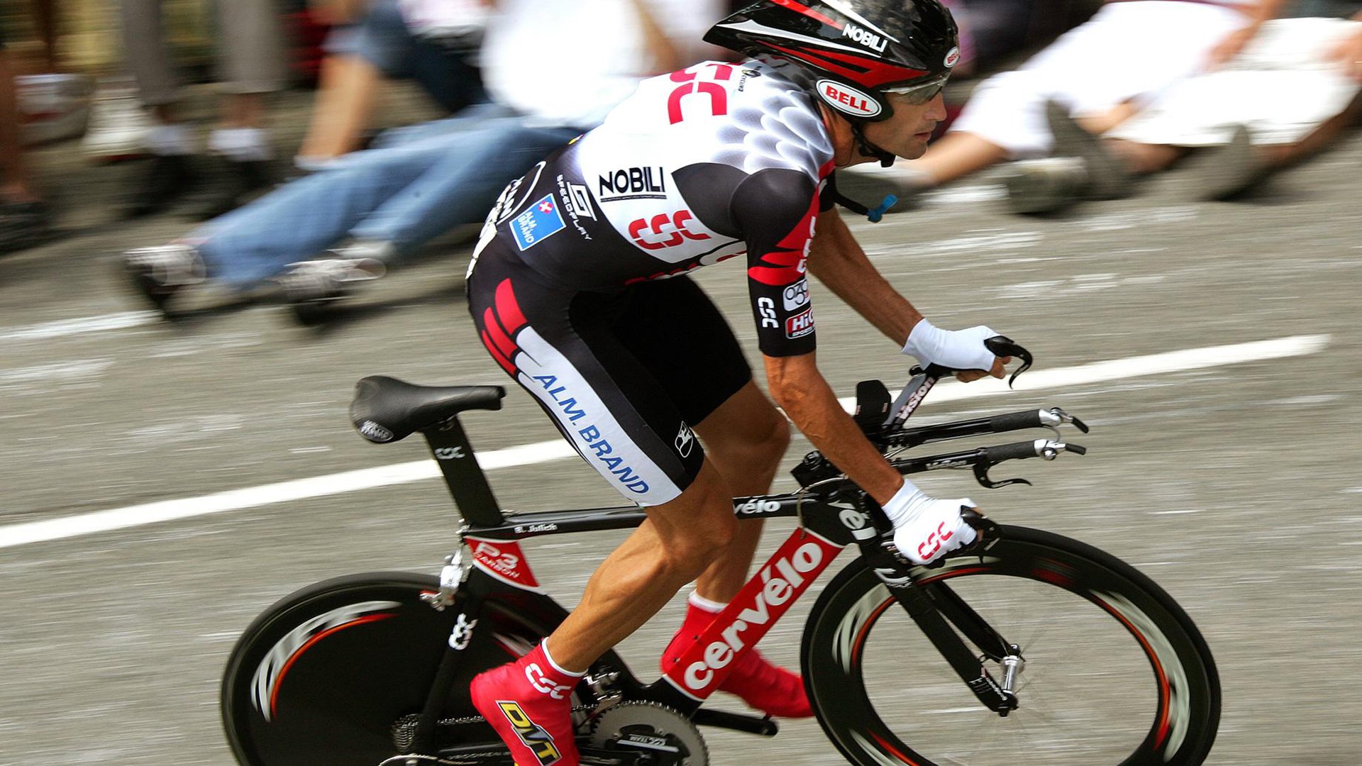 赛场上“绝佳配合”的背后：团队合作的艺术，团队完美配合